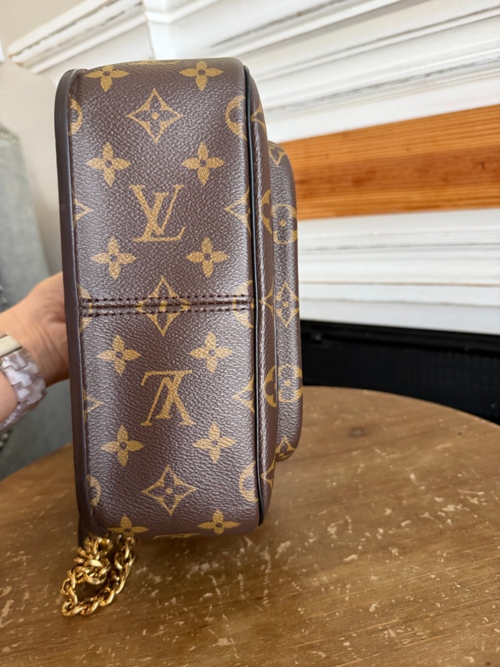 Louis Vuitton Monogram Passy with Brand New LV emblem Crossbody with Gold Chain - Picture 5 of 16